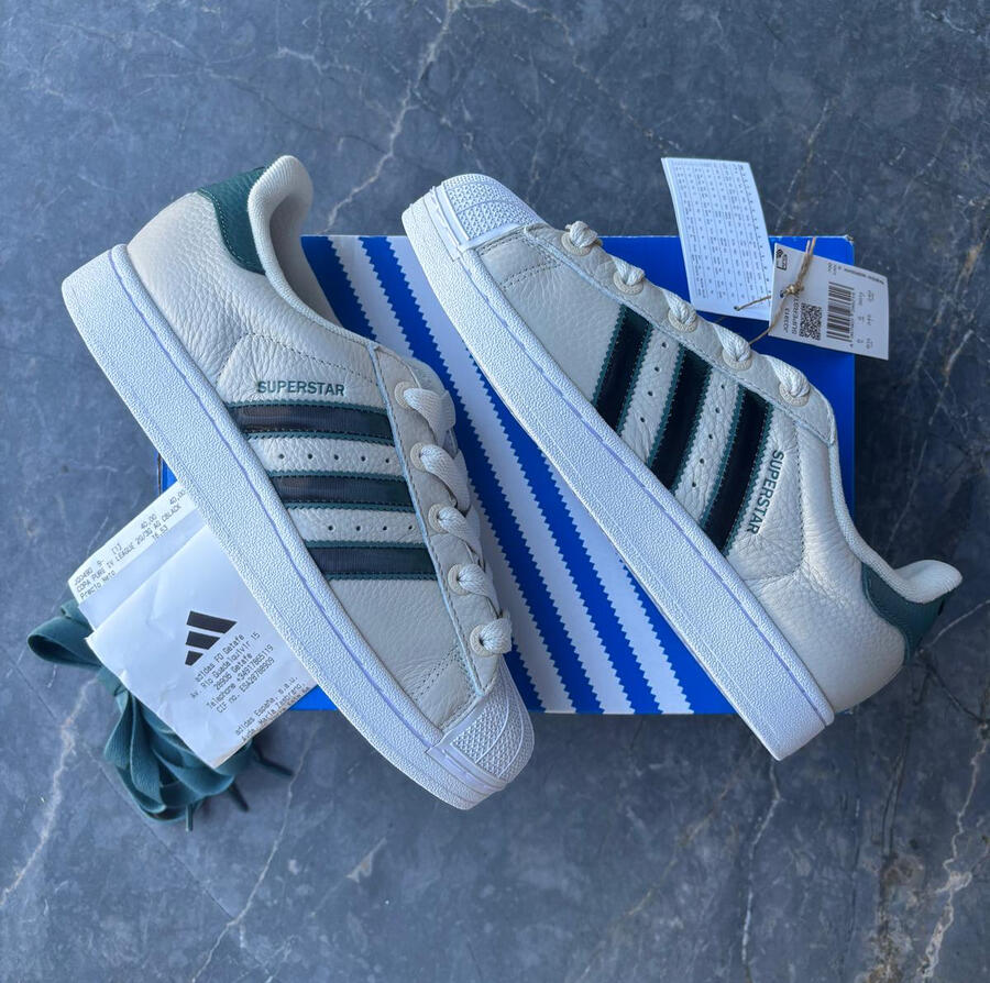 Modelo: JQ3913. Zapatillas Adidas superstar ii "blancas" color blanco y negro con suela de goma blanca