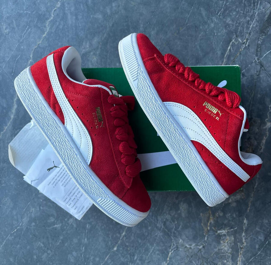 Modelo: 396577 03. Zapatillas Puma Suede XL color rojo intenso con banda lateral blanca