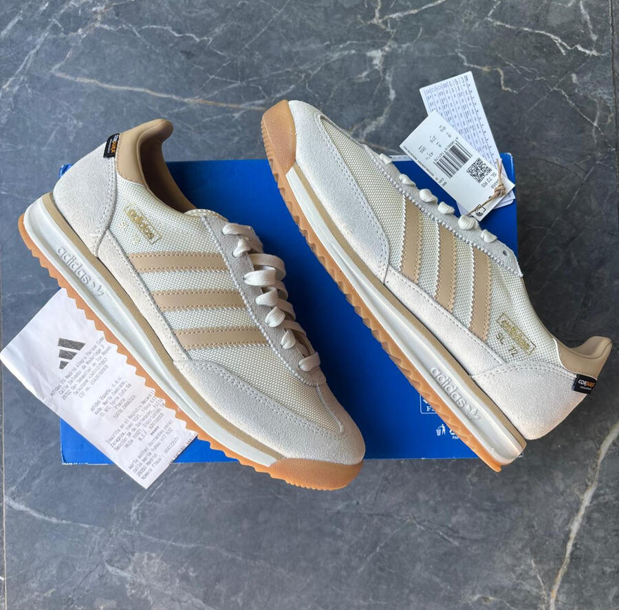 Modelo: KJ4958 . Zapatillas Adidas SL 72 RS color beige crema con suela de goma clásica