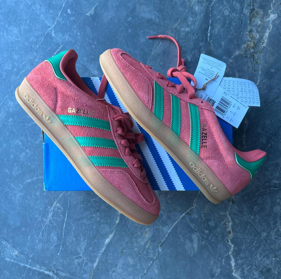adidas gazelle indoor Modelo: JH5407.Zapatillas Adidas Gazelle Indoor color rosa con franjas verdes.